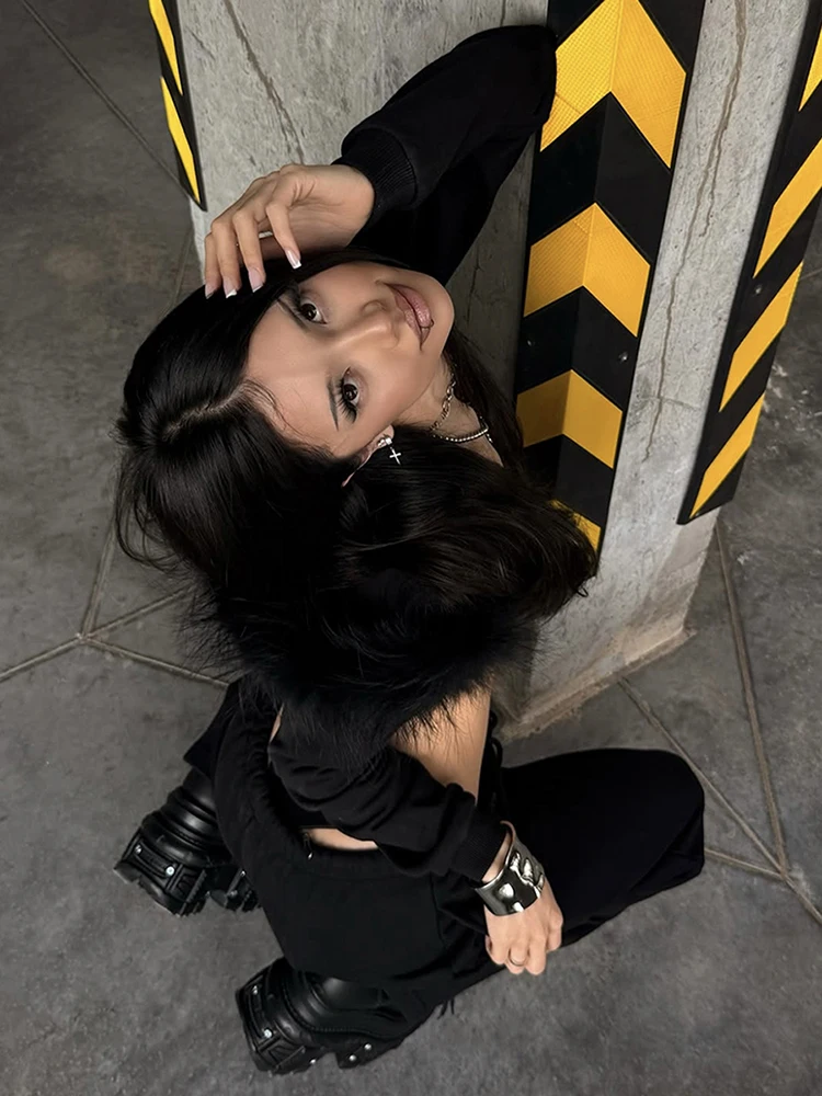 Dziwaczna kurtka patchworkowa z futerkiem, damska, z kapturem, jesienny trend, zapinana na zamek, bardzo krótka, z długim rękawem, prosta, w stylu wild, gotyckim, punkowym, streetwearowym, klubowa.