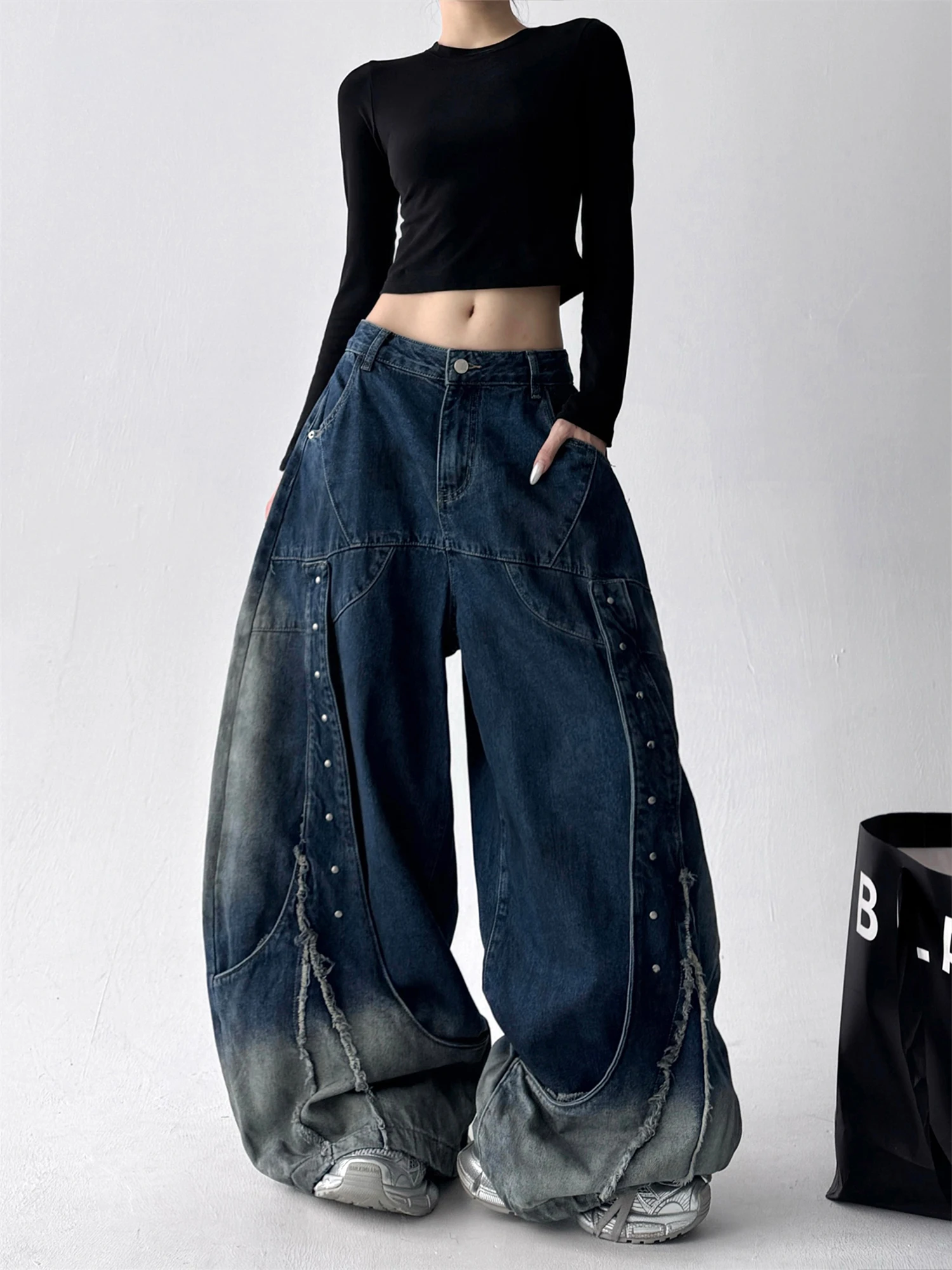 

Women's High Waist Wide Leg Denim Jeans Vintage Washed Gradient Side Rivets Frayed Detail Y2K Streetwear Loose Fashion Trousers