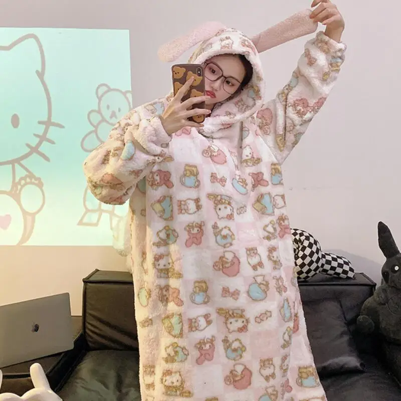Immagine del fumetto caldo Cinnamoroll Pigiama da donna Kuromi anime Stile Kawaii Giovani donne Abbigliamento per la casa T-shirt per adolescenti Pigiama con cappuccio