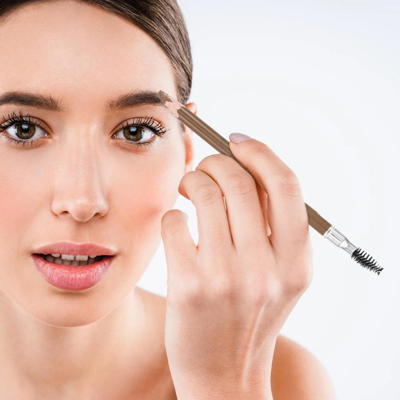 ดินสอเขียนคิ้วกันน้ำ ดินสอเขียนคิ้วไม้ ไม่ซีดจาง สร้างรูปทรงคิ้วอย่างแม่นยำ ลายเส้นละเอียดอ่อน ลุคธรรมชาติสำหรับผู้หญิง แต่งหน้าทุกวัน