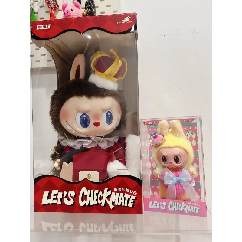 

Подлинная Pop Mart LABUBU King and Queen Chess Adventure Подвесная карта Брелок для ключей Серия кукол или экшн-фигурок Рождественский подарок Модные игрушки