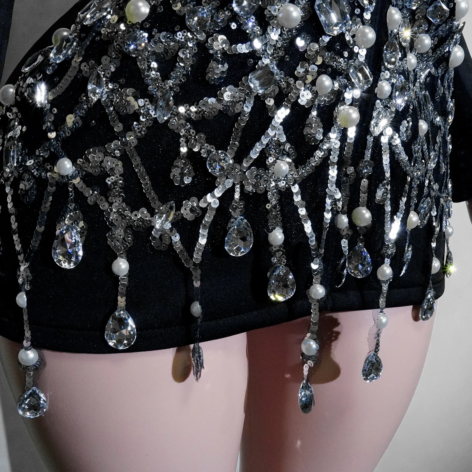 ショーガールコスチューム スパークルクリスタル フルブラックドレス 長袖 パフォーマンス ドラッグクイーン イブニングパーティー ショー衣装 ゴーゴーダンサー DJ