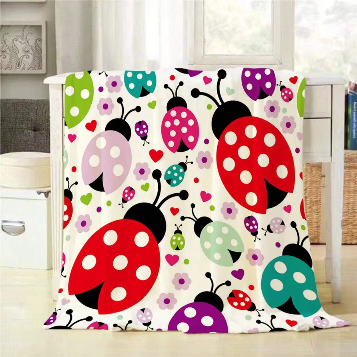 Red Ladybug Theme digital-printed polyester Bedroom velvet flannel cover blanket Fleece soft sofa cover blankets for beds