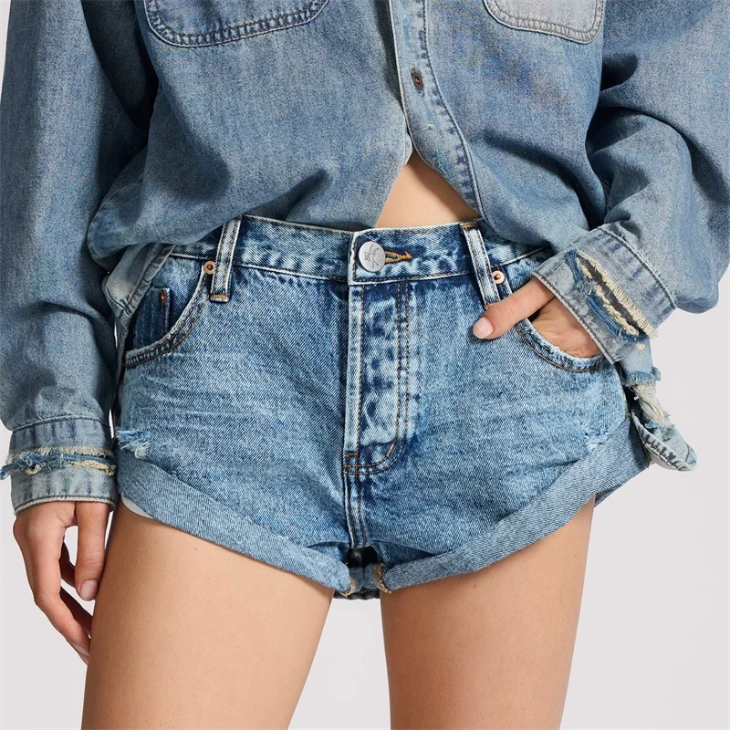 Mulheres cor sólida denim shorts quentes bonito botão para baixo cintura baixa jeans curtos roupa de verão shorts de carga com bolsos