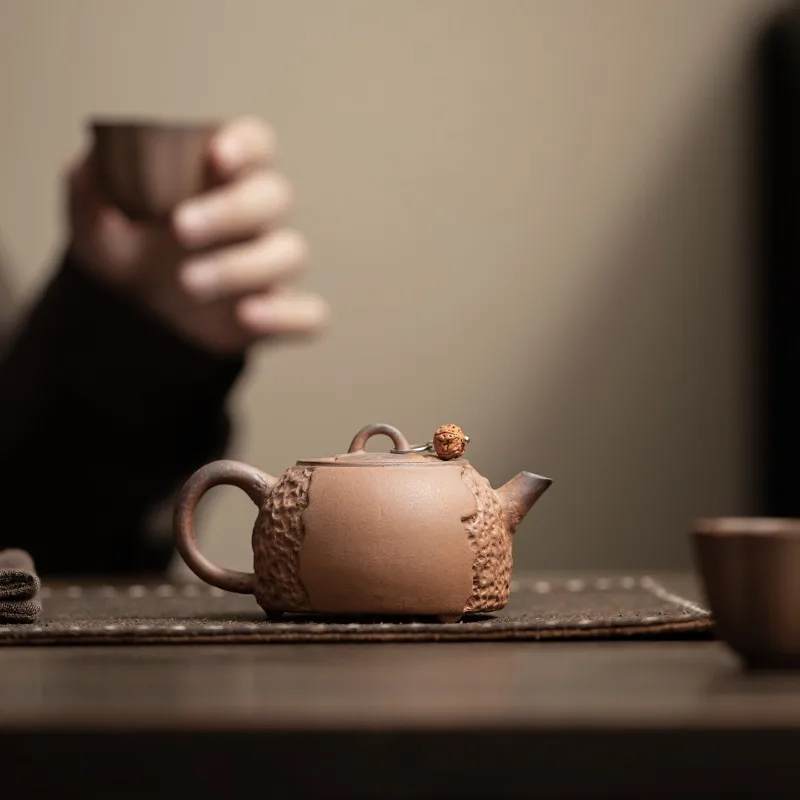 

Старая рок-грязь грубая керамика в форме чайника Ретро чайник Чайник Чайная церемония Чайное приготовление чая Один горшок Чайная церемония