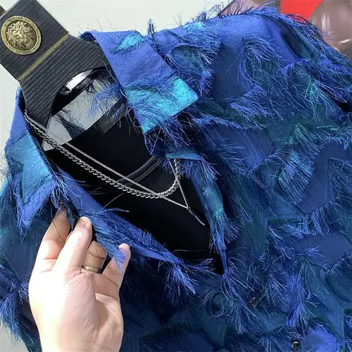 Imagen 2 del producto 2025 Primavera y novedad de verano, camisa con borlas a la moda, diseño de manga larga para hombre, top de nicho, ropa holgada versátil para hombre