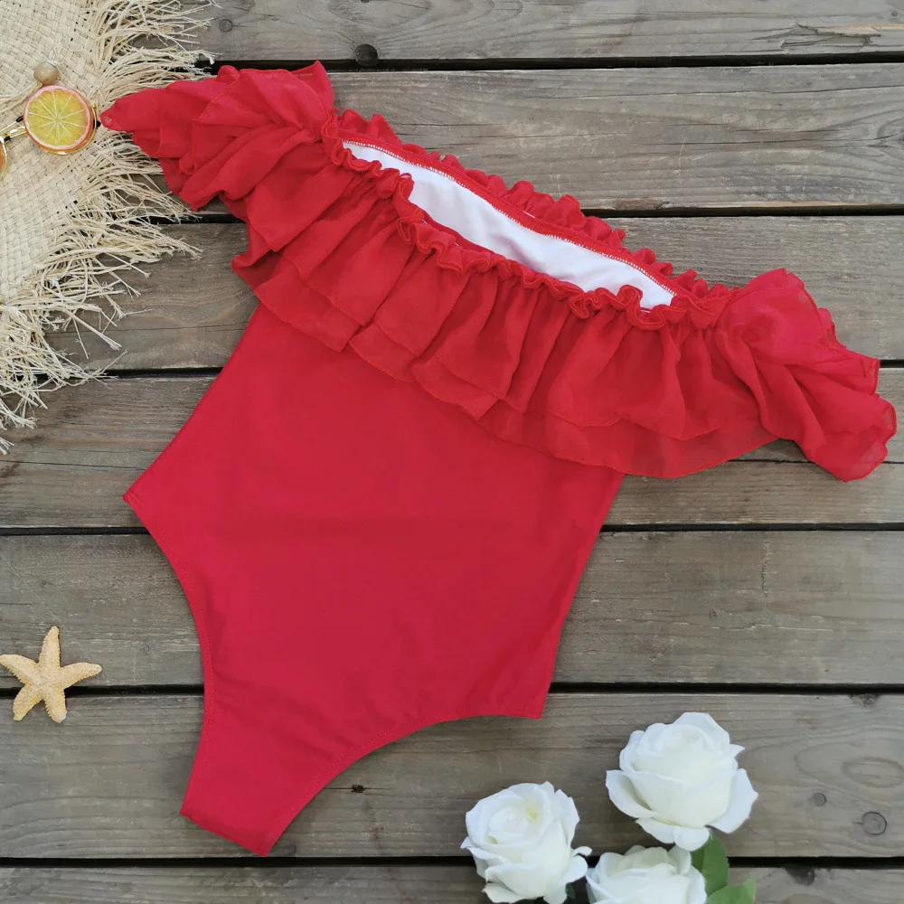 2025年セクシービキニ女性用水着レッドオフショルダービキニセットラッフルブラジリアンビーチウェア水着ビキニ