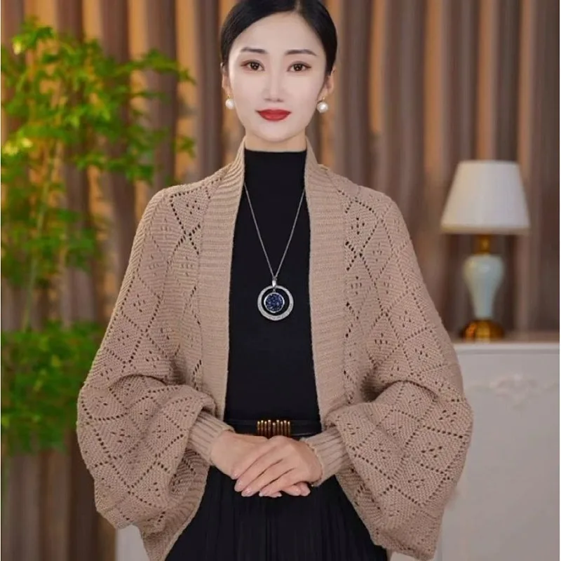 

Новый вязаный клетчатый кардиган плотного плетения для женщин, осенне-зимняя верхняя одежда, шаль, свитер, пальто, короткий топ, в комплект входит брошь