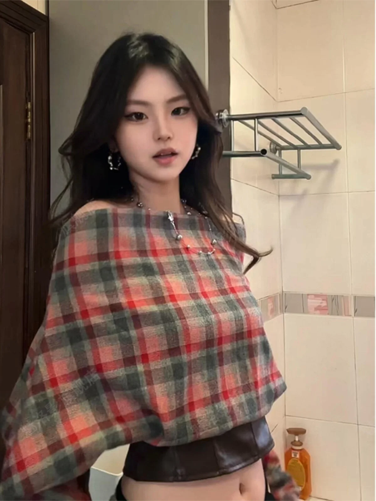 

Ретро-футболка из кожи с клетчатым узором, на одно плечо, с двумя вариантами ношения, с коротким и длинным рукавом, в стиле Sweet and Spicy Girl.