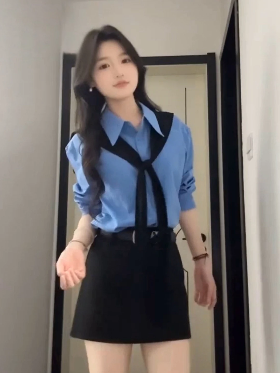 

Blue Neck Shirt And A-Line Skirt Two-Piece Set Elegant High-End Feel Fashionable Workwear for Young Women