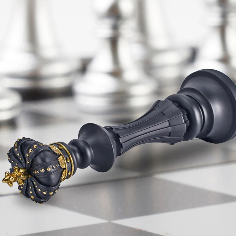 Simulation chess European and American style home window wine cabinet desktop personality creative resin small ornaments