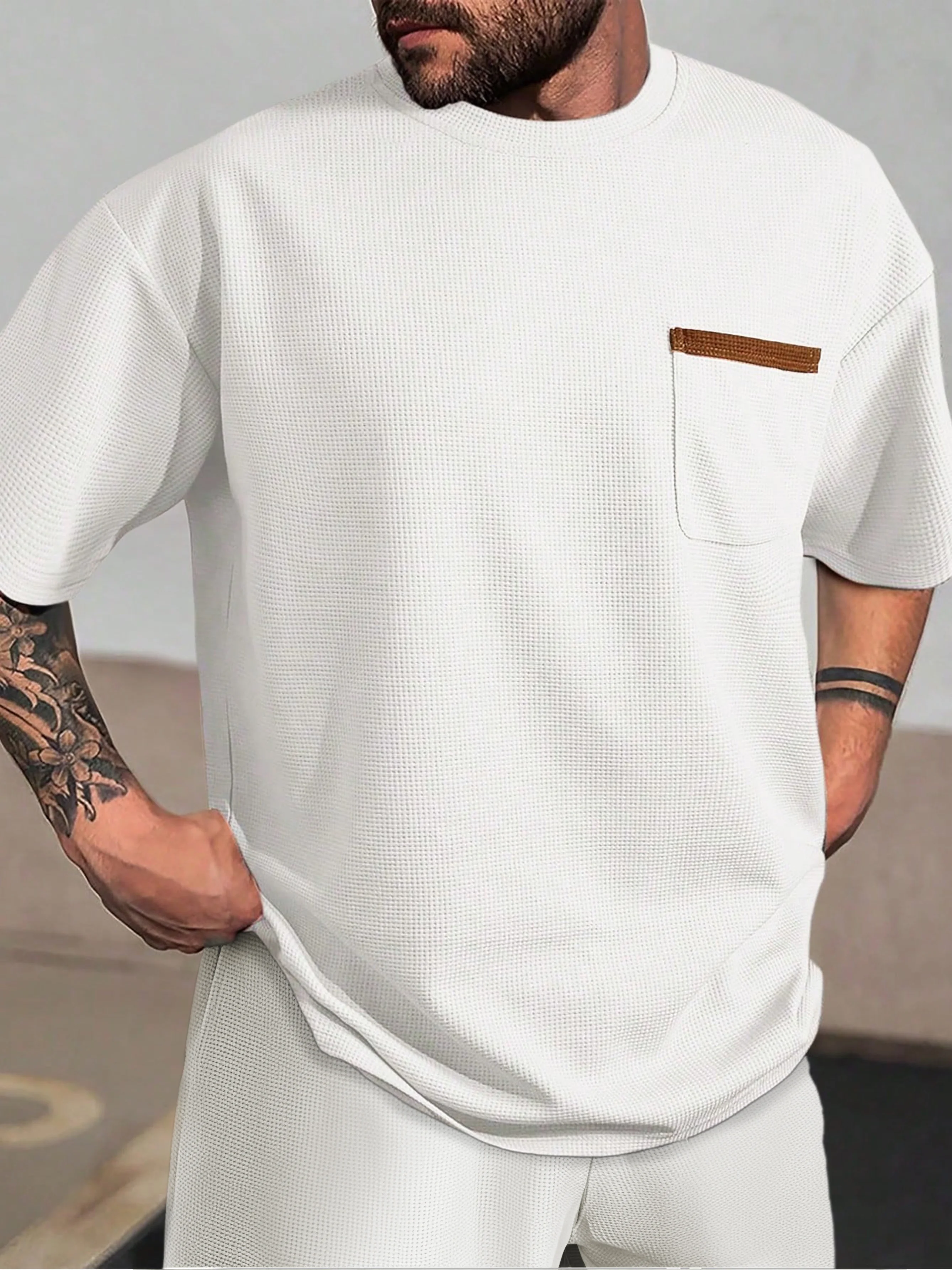 

Men's Waffle Knit T-Shirt and Shorts Set, Casual Contrast Pocket 2 Piece Outfit