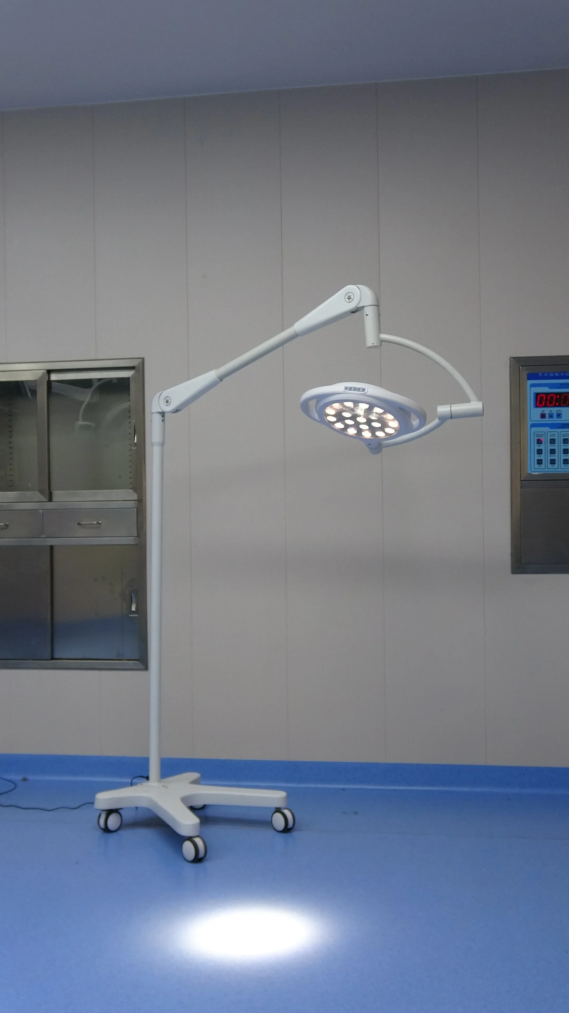 aDurable Mobile Veterinary Operating Lamp Perfect Cold Light Effect Reusable Medical Lamp Made of Durable Alloy