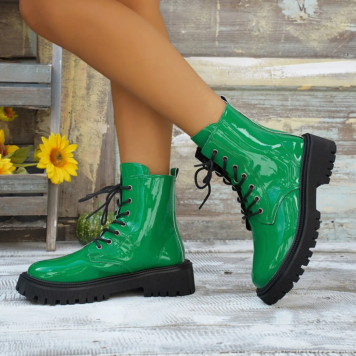 Fall and Winter Thick Bottom Riding Boots Waterproof Platform Lacing Fashion Women\'s Boots Green Black Large Size 42