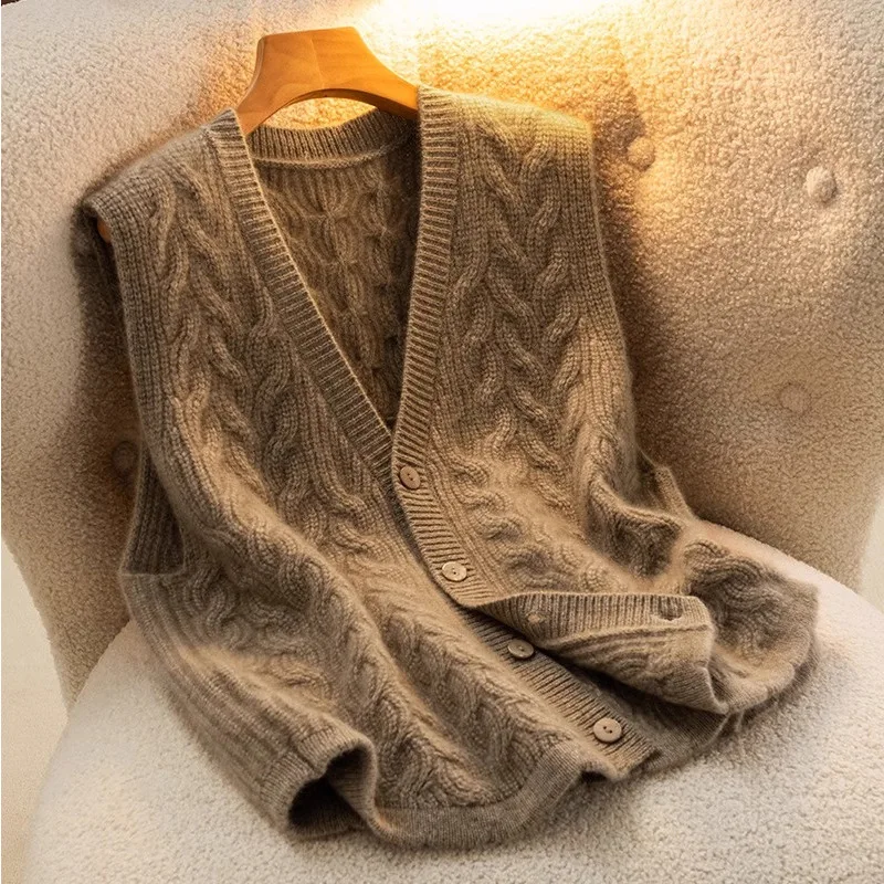 

Women's Cable Knit Vest, V-Neck Button-Down Sleeveless Sweater, Cozy Casual Layering Knitwear for Fall & Winter