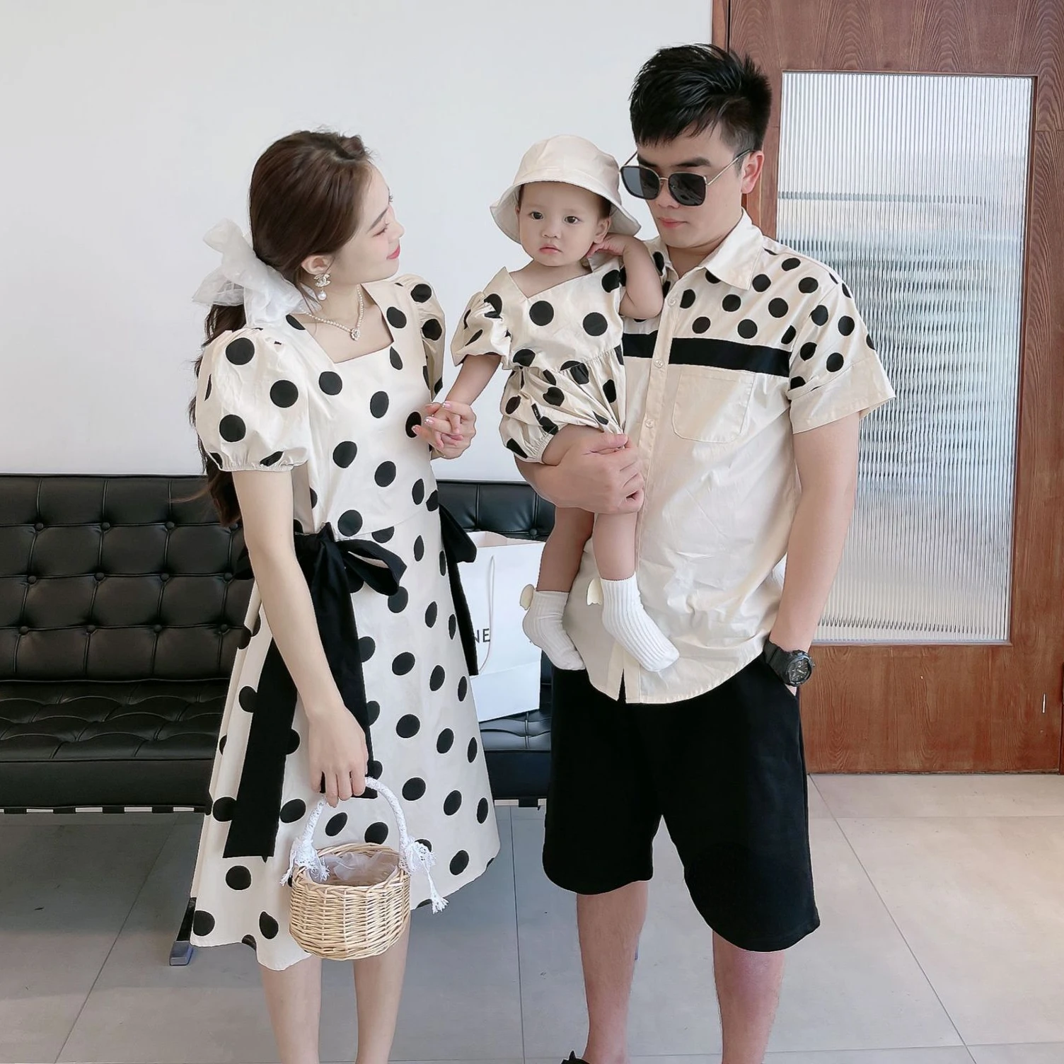 Resorts Look Family Holiday Clothes Mommy and Daughter Matching Dot Dress Dad and Son Same Shirts 2023 Summer Baby Girl Bodysuit