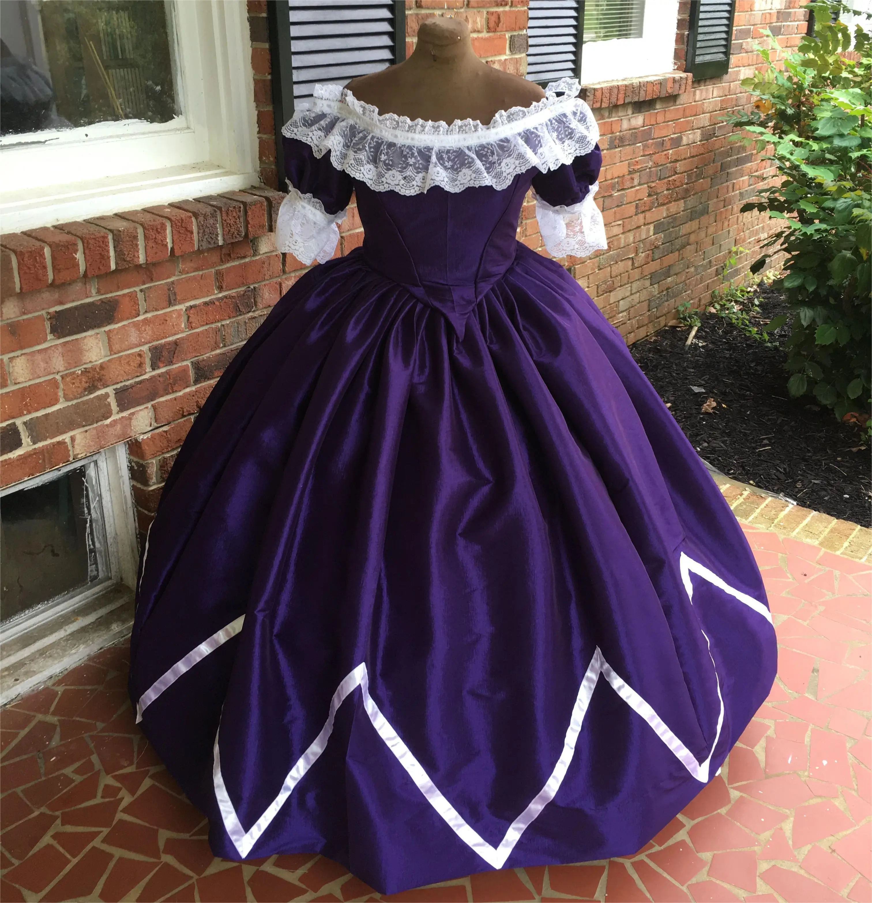 victorian civil war dress gown 1700s fashion purple princess dress women girl Dreamy Elegant Vintage Evening Dress plus size