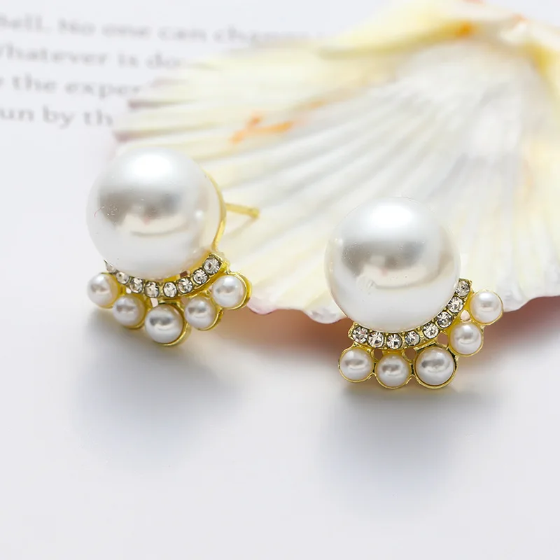 Trendy New Pearl Stud Earrings for Women Crystal Side White Imitation Pearl Korean Fashion Temperament Ear Accessories brincos