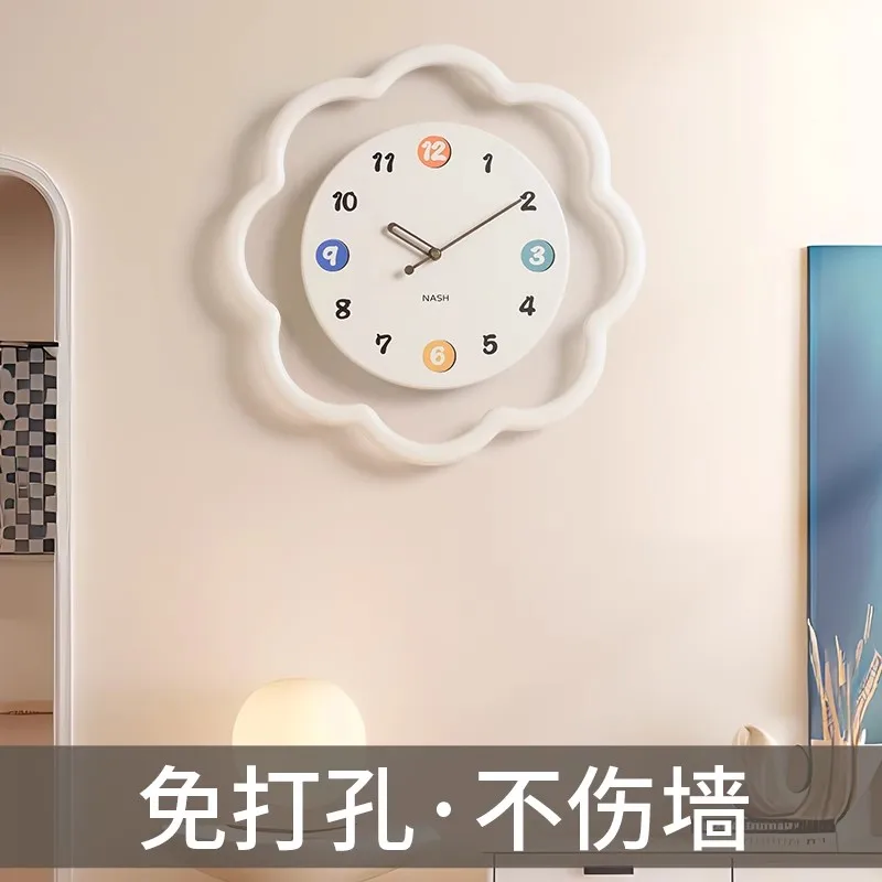 Butter air-free perforated nail wall clock family living room silent wall watch 2024 new high-end restaurant wall clock