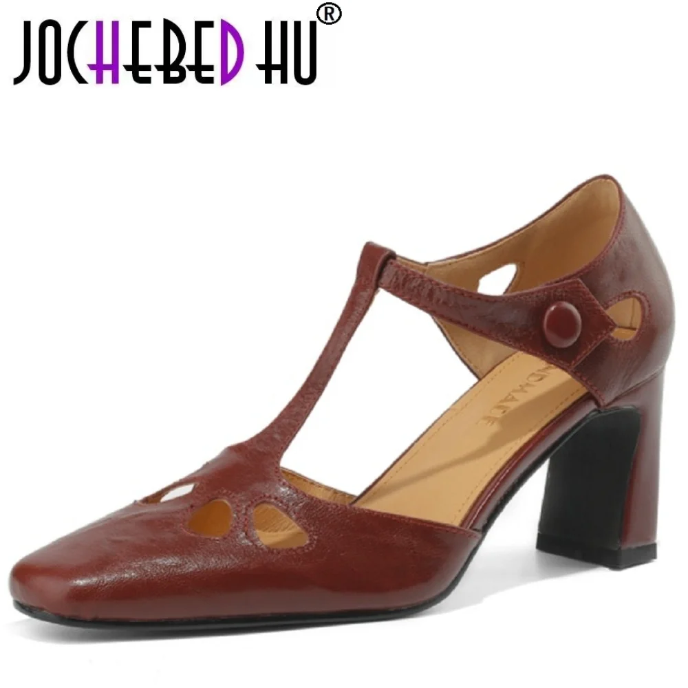

【JOCHEBED HU】Сандалии ручной работы из натуральной кожи на массивном каблуке 7 см с квадратным носком и Т-образным ремешком с пряжкой и вырезом на резиновой подошве из натуральной овчины 33-40