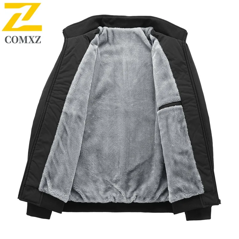 เสื้อแจ็คเก็ตผ้าฟลีซผู้ชาย COMXZ สไตล์ลำลอง คอตั้ง สีตัดต่อ รุ่นปี 2025 สไตล์อเมริกัน ใหม่ หนา อุ่น บุด้วยผ้าฝ้าย สำหรับฤดูหนาว ป้องกันความหนาว