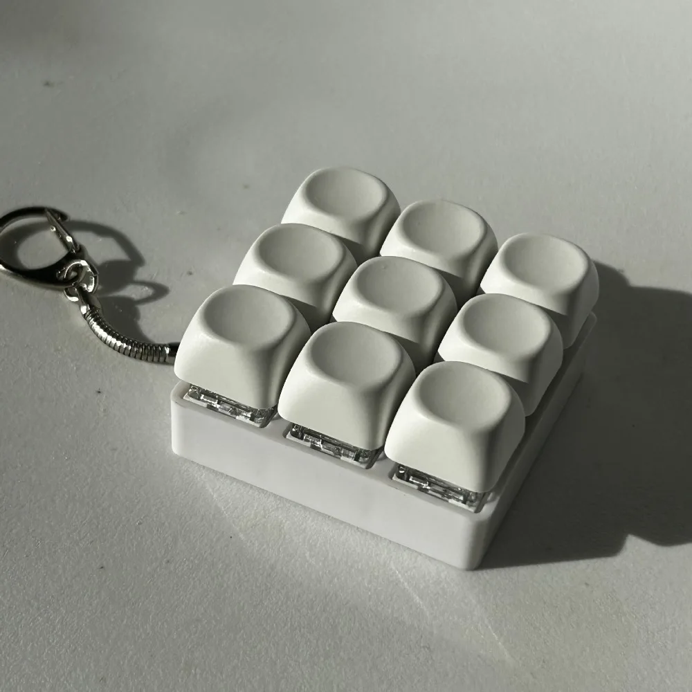 Relaxing DIY Keyboard Fidget Keychain Keycap Relief Stress Clicker Toy Keys Button Pass The Time Pinch Toy Adult