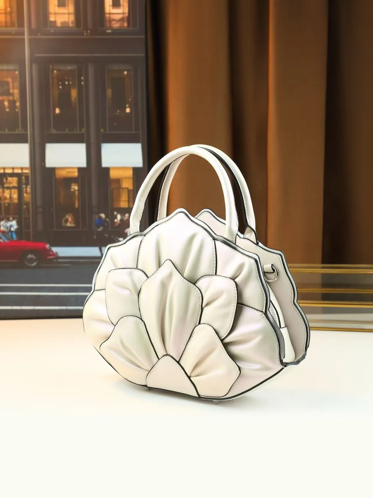 

2025 Gorgeous White Flower Shaped Handbag Crossbody Bag For Wedding Bags