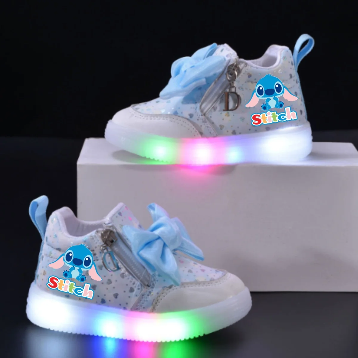 Kawaii Stitch LED Shoes Kids Sport Shoes Disney Angel Board Shoes Anime Stitch Luminous Shoes New Casual Sneakers Rozmiar 21-30