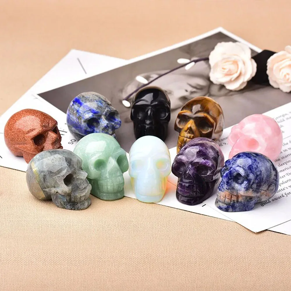 Natural Crystal 1-inch Skull Carving Halloween Gift Precious Jewelry Creative Crafts Home Decoration Desktop Ornament