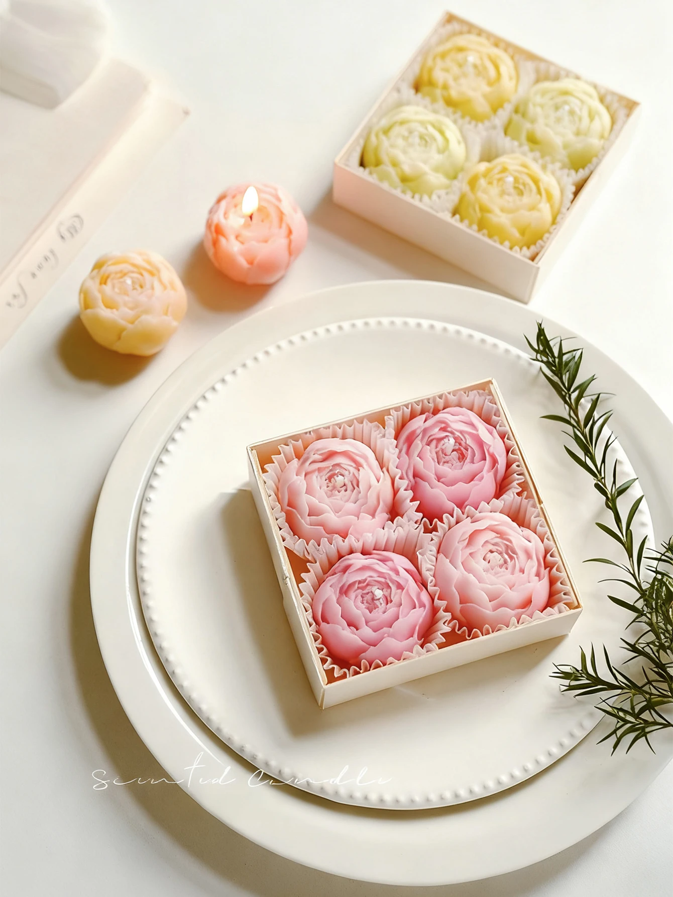 4er-Pack Rosenduftkerzen-Geschenkset, handgefertigt, elegante Raumdekoration, Geschenke für Frauen (Geburtstag/Valentinstag/Hochzeit/Jahrestag)