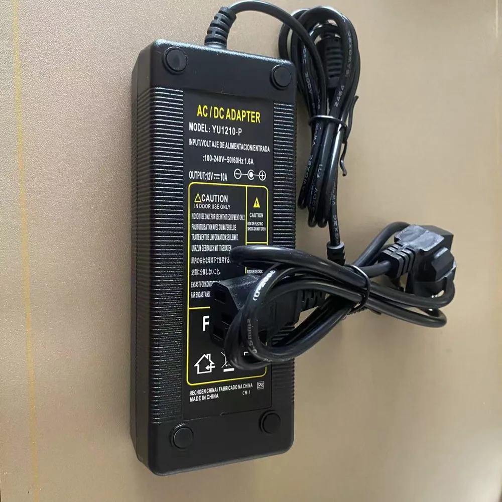 Alimentatore DC 12V con cavo sdoppiatore da 1 a 8 Adattatore di alimentazione DC12V 10A per fotocamere LED