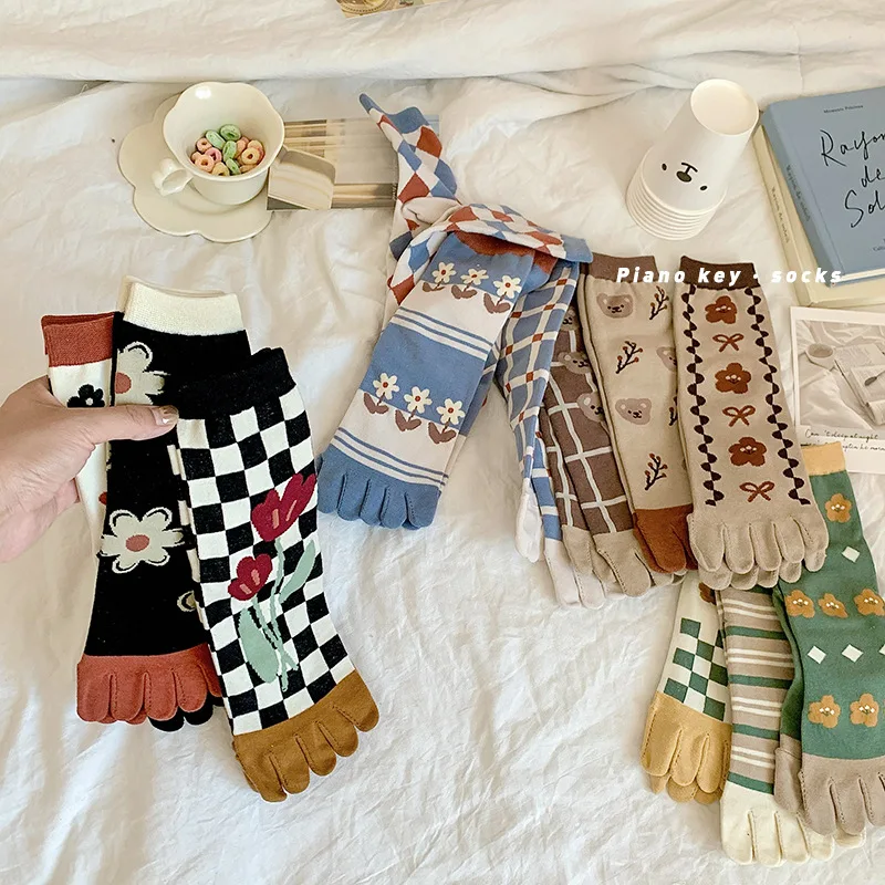 Five finger socks retro palace literary Lolita relief women's socks autumn three-dimensional cartoon toe socks