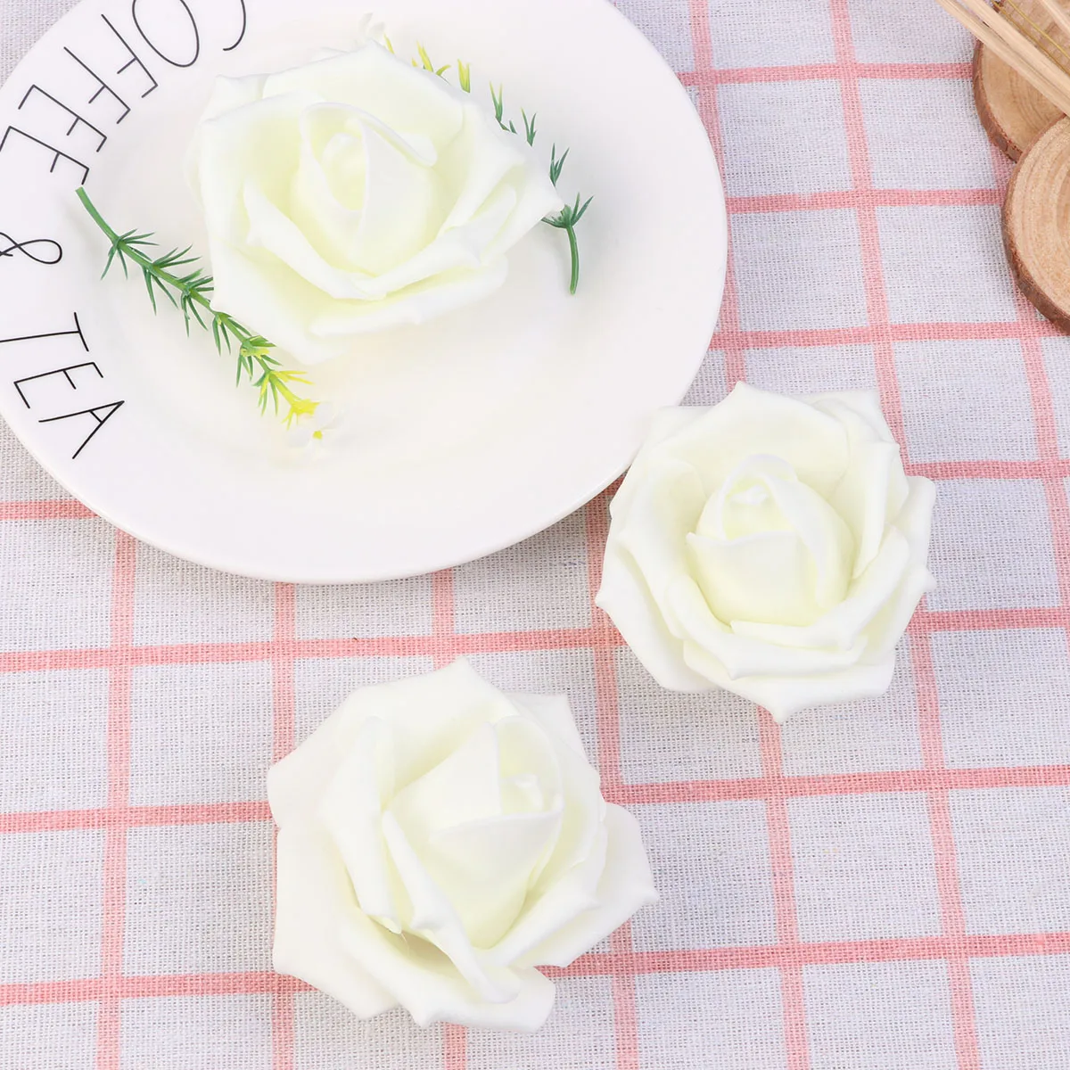 

100pcs Artificial Rose Heads Foam Lifelike Wedding Decorations Event Flowers Reusable Photo Prop Decorative