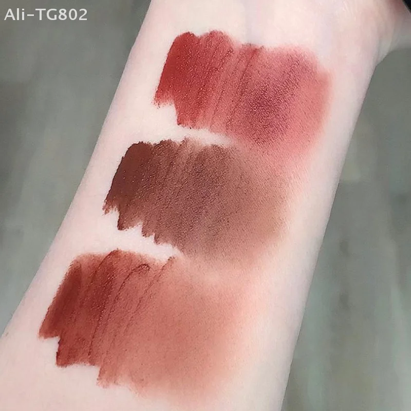 คาปูวินี มิสเตอร์ยอส แอมเบอร์ ซิลกี้ สมูท แมท ลิปกลอส - ลิปมูสเนื้อแมทกันน้ำ สีนู้ด สำหรับแต่งหน้าติดทนนาน