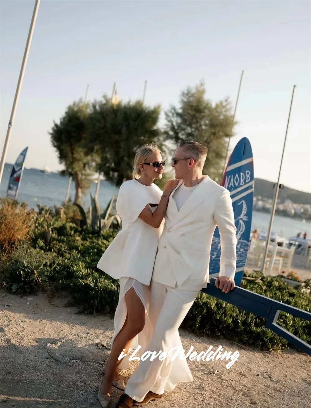 Abito da ballo con mantella staccabile giallo chiaro Semplice A-line in chiffon con spacco laterale Abiti eleganti da sera lunghi fino al pavimento Pieghettato Personalizza