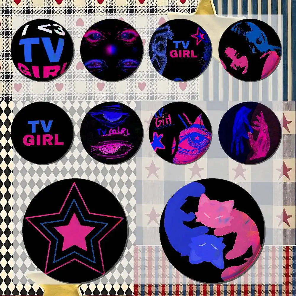 T-Tv Girl Who Really Cares Badges Tinplate Soft Button Pin Brooch Metal Badge Custom Jewelry Accessories Hat Bag Lapel