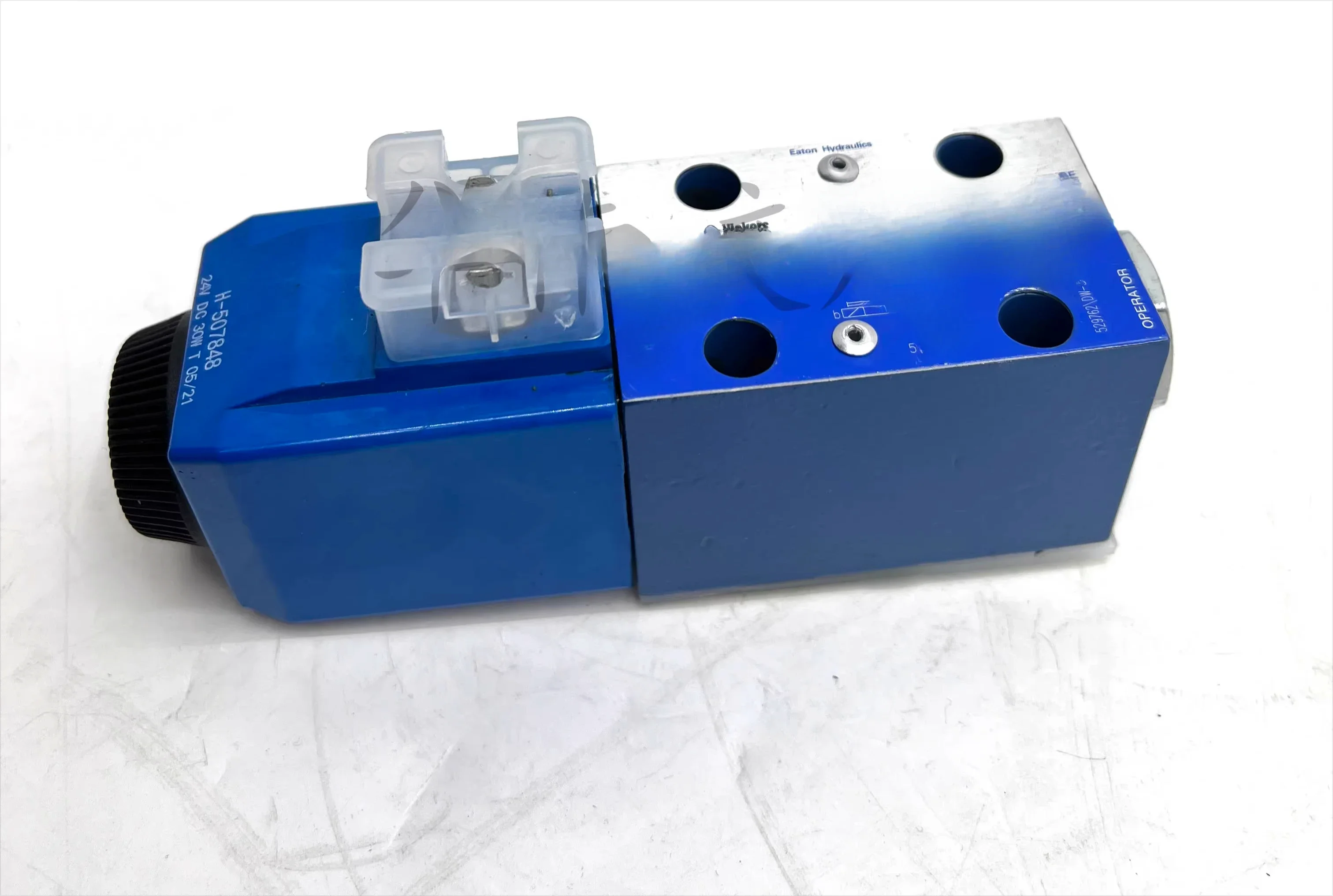 Solenoid Valve DG4V…