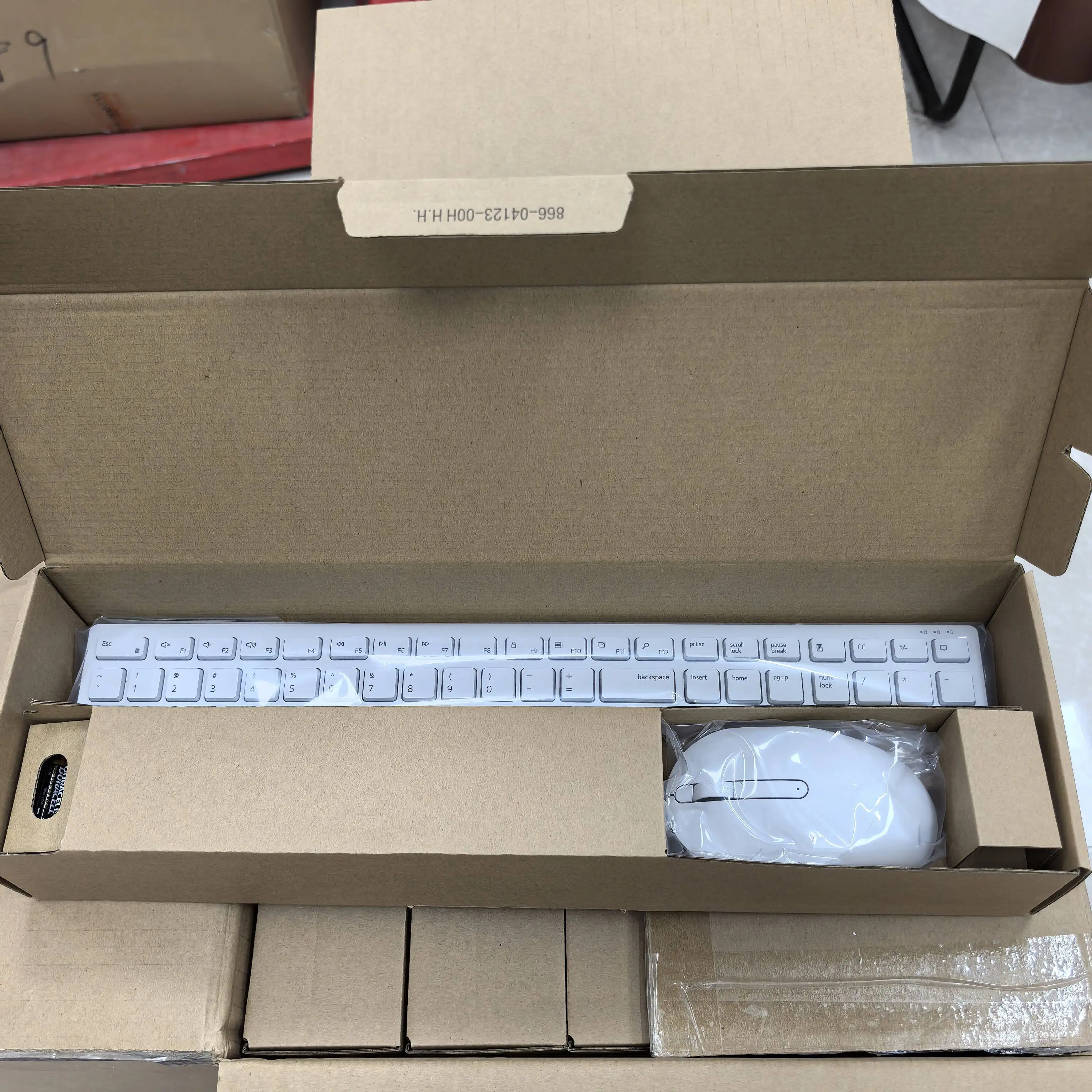 

For DeII KM5221W Wireless Mouse and Keyboard Kit, Office Typing Computer Slim White Kit