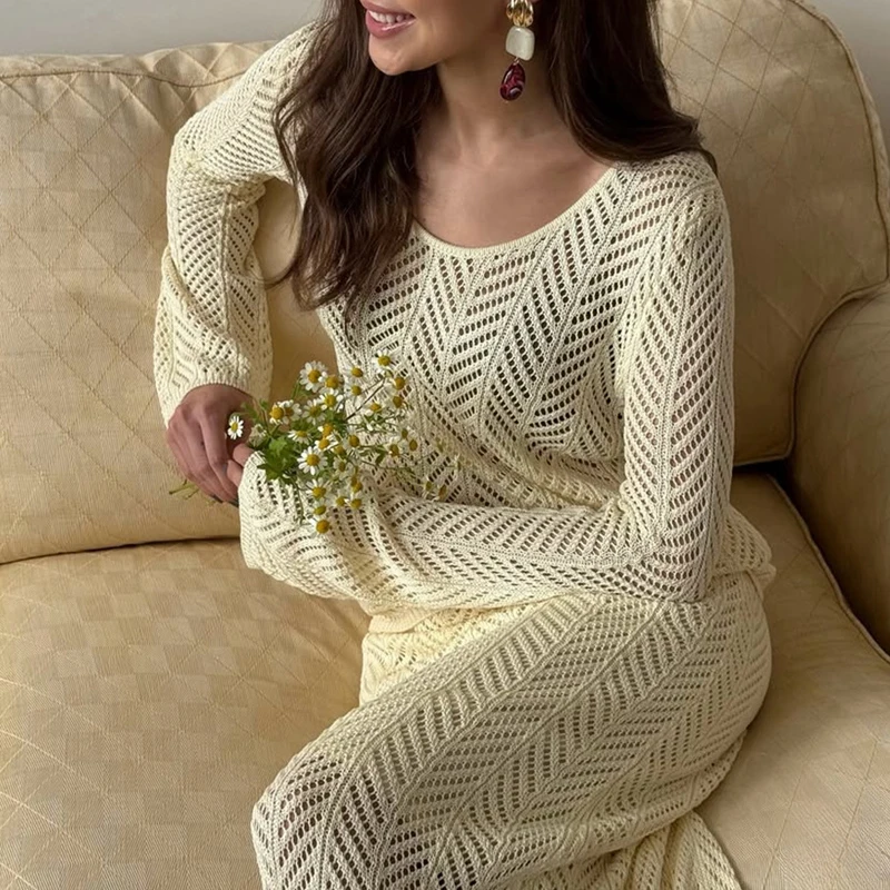 

Women Fashion Hollow Out Beach Outfit Leisure O-neck Long Sleeved Top + Skirt Spring Set Simple Solid Color Knitted Holiday Suit