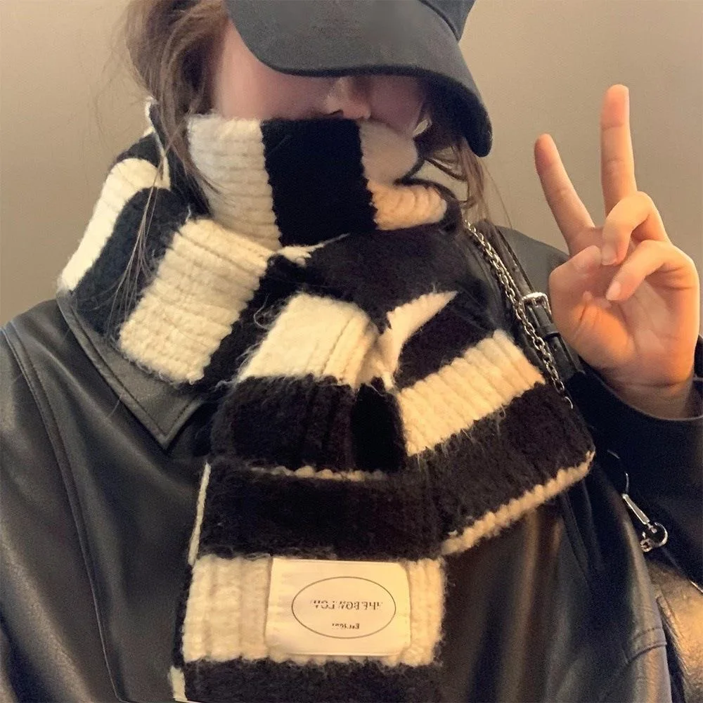 Y2K Black-White Striped Knit Scarf – Retro Thin-Neck Wool Long Wrap, Winter Warmth Meets Street Style