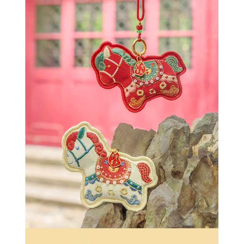 المهر Ai Xiang قلادة المفاتيح الكيس اليدوية الكيس قلادة ثلاثية الأبعاد المطرزة الكيس مهرجان الكيس هدية تذكارية