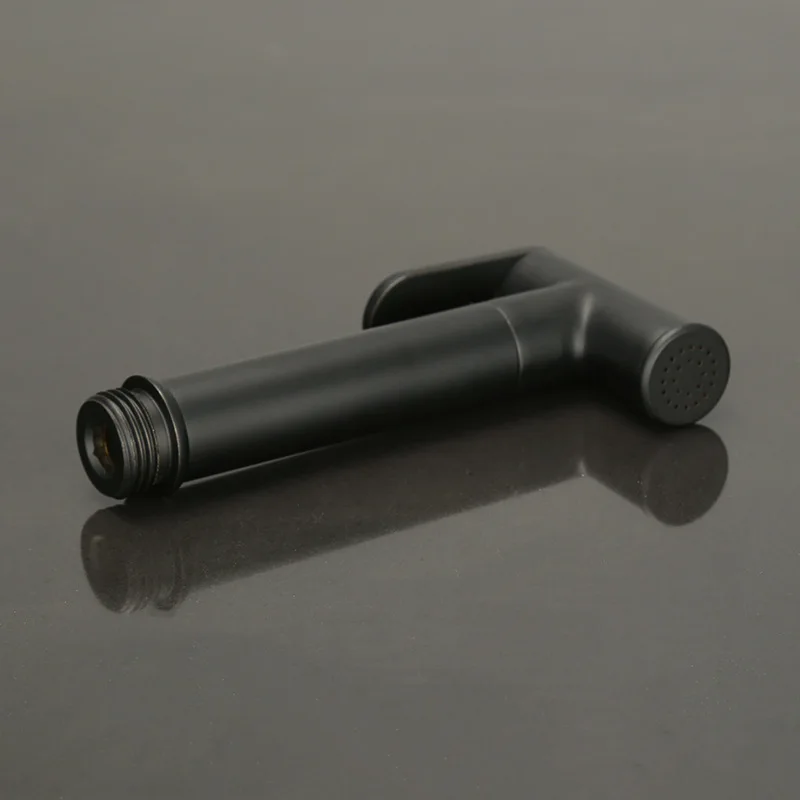 فوهة دش مطلية بالكروم باللون الأسود، دعامة توزيع المياه، خرطوم دش من مادة TPU، رفيق رذاذ المرحاض