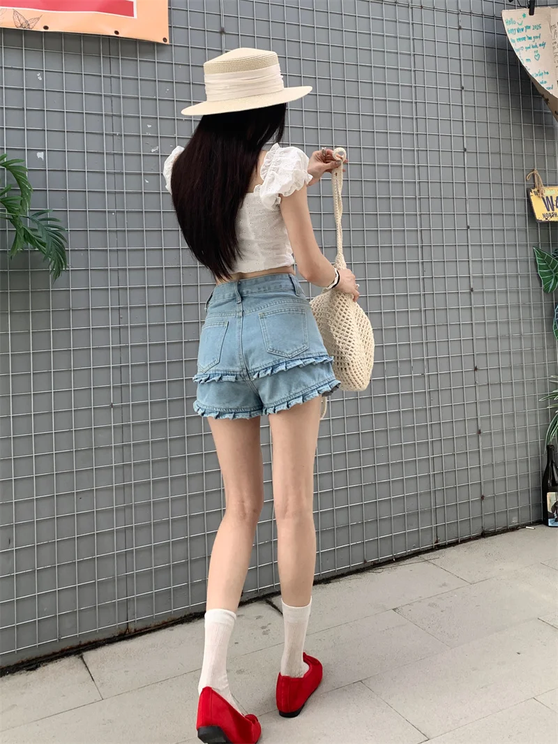 Daily OOTD: Light blue double-layer ruffle trim high-waisted women's denim shorts A-line slightly stretchy slimming hot pants for a sexy look view 2