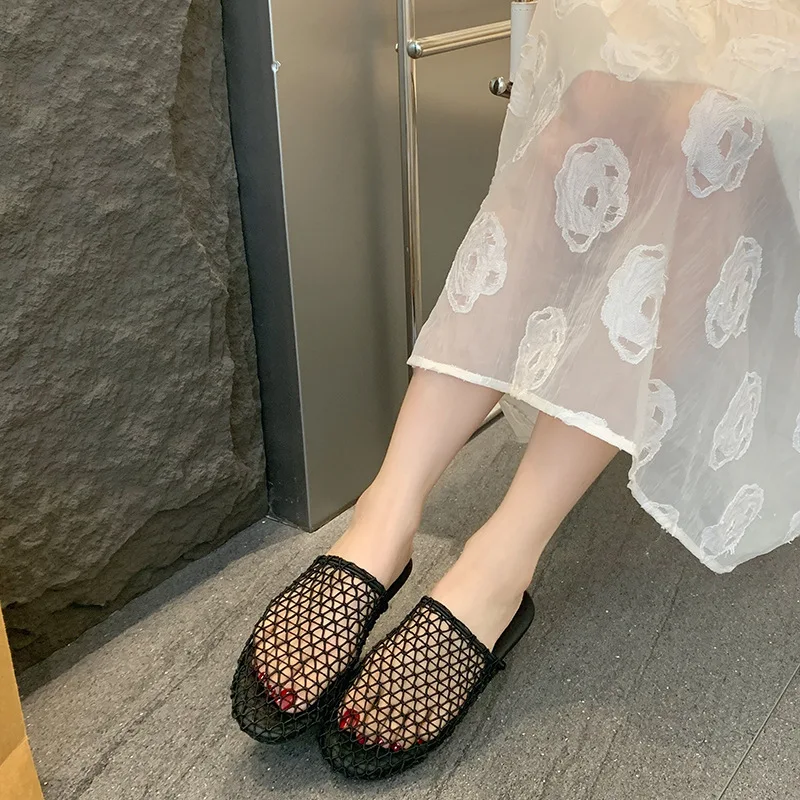 صنادل صيفية شبكية مجوفة للنساء أحذية مسطحة ضحلة 2025 أحذية شاطئ جديدة مريحة شباشب نسائية كلاسيكية