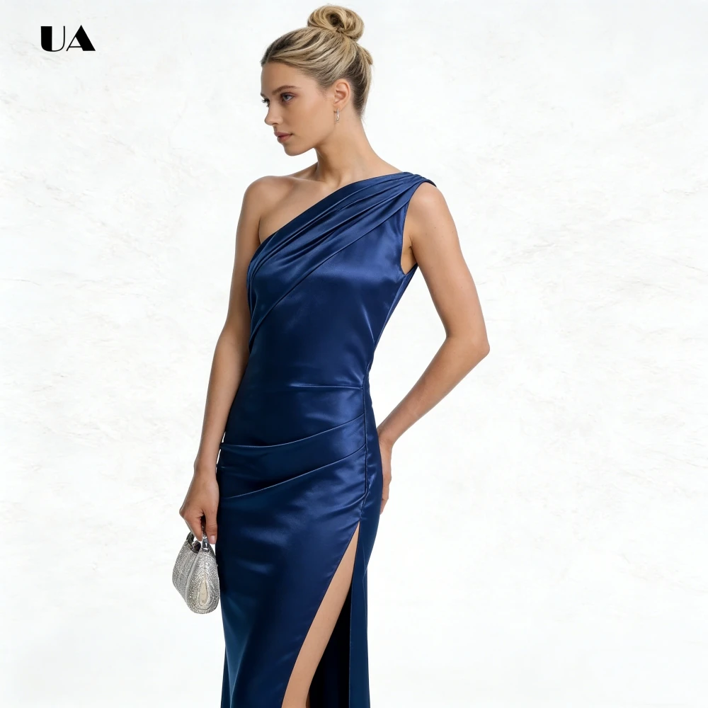 ULBYANRY Mouwloze A-lijn galajurk met asymmetrische hals Satijnen avondjurk met hoge split Eenvoudige geplooide op maat gemaakte feestjurk