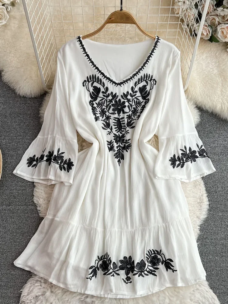 Women Summer Dress Bohemian Ethnic Style Flare Sleeves V-Neck Embroidered Cotton Hemp Waist Leisure Time A-line Dress D4141