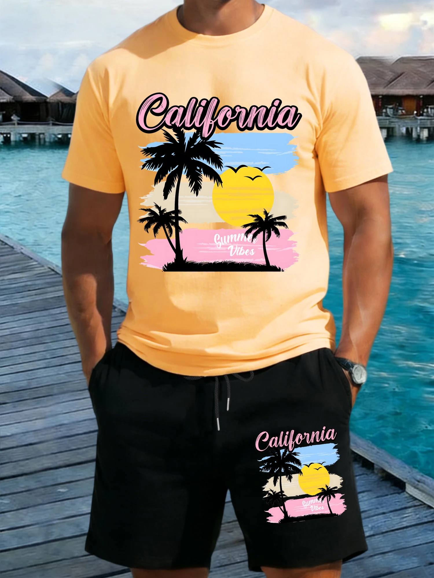 

Мужской комплект: футболка с принтом «Калифорнийские летние вибрации» и закатом над кокосовыми пальмами, хлопковые футболки, широкие шорты на шнурке, свободная уличная одежда