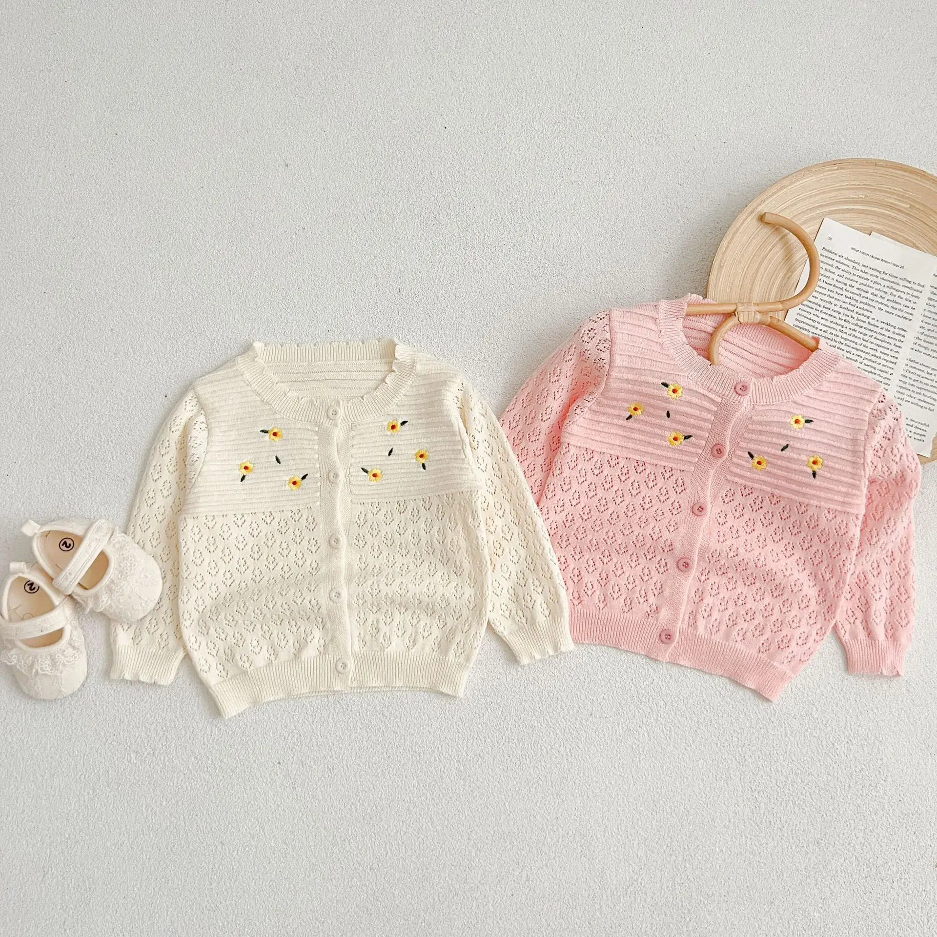 

2023 Spring Summer New Toddler Girl Coat Embroidery Flower Long Sleeve Hollow Knitted Sunscreen Air-conditioned Cardigan Jacket