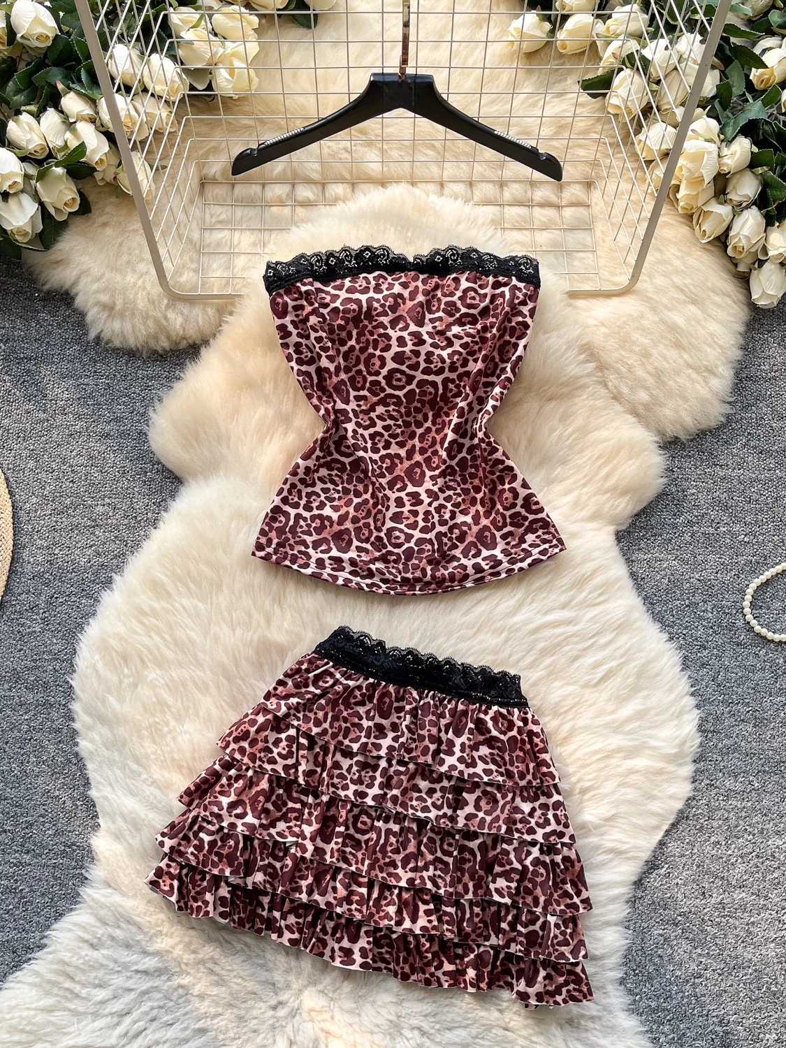 

Сексуальный кружевной комплект с леопардовым принтом, топ и юбка для женщин, летний модный рабочий наряд с высокой талией, повседневный комплект для поездок на работу