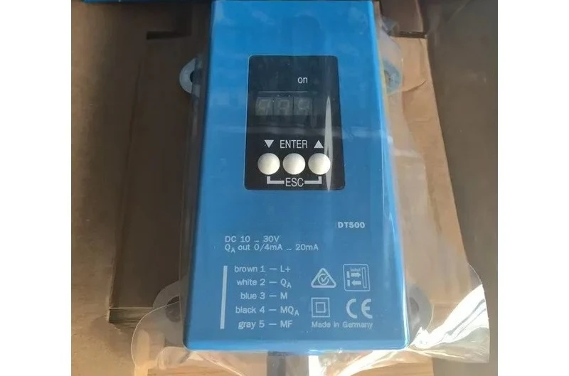 

New German Sensor Rangefinder DT500-A111 Stock Product One Compensated Tenfold No Memory No I/O